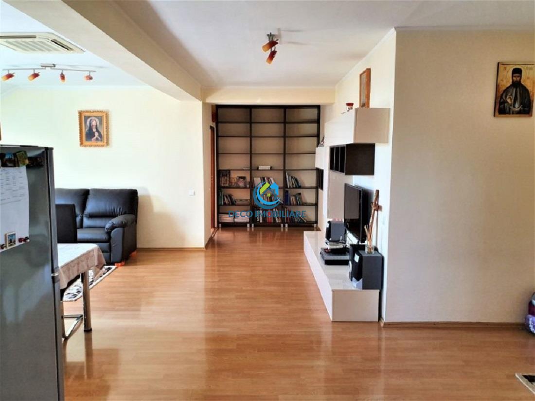 Apartament 3 Camere De Confort Sporit, Finisat Cu 2 Locuri De Parcare ...