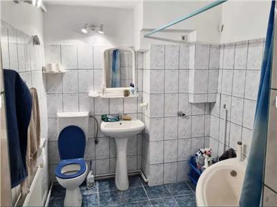 Apartament 3 camere in vila cu gradina zona Centrala